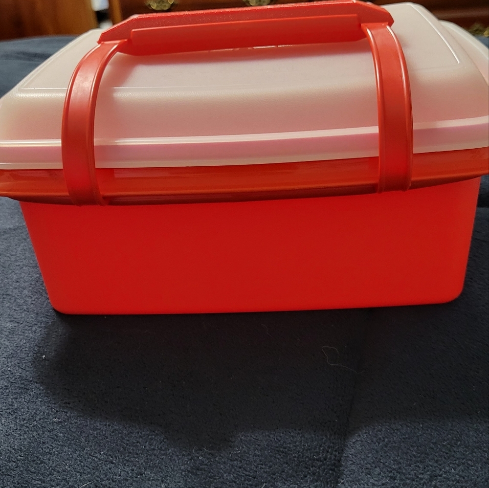 TUPPERWARE